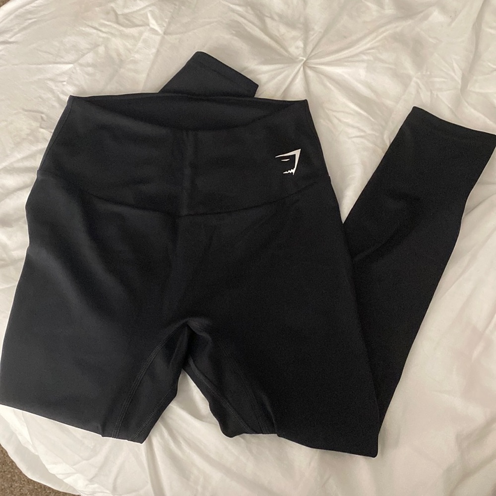 Gym shark crop leggings